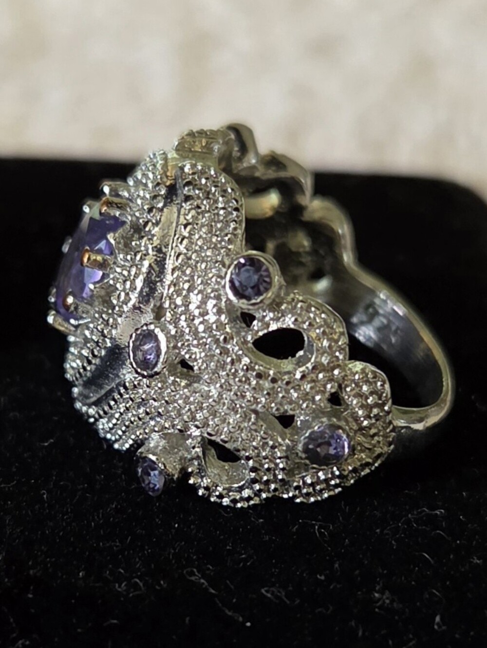 Vintage Sterling Silver Purple Gemstone Ornate Filigree Shield Statement Ring - Picture 2 of 4